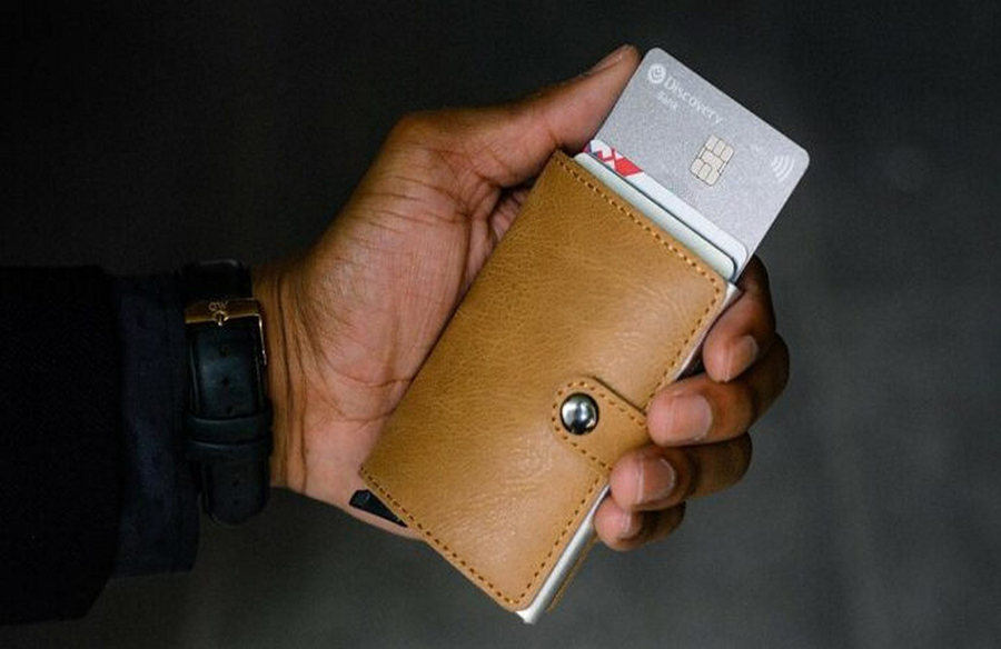 The Essential Everyday Carry: 12 Must-Have EDC Wallets for 2024