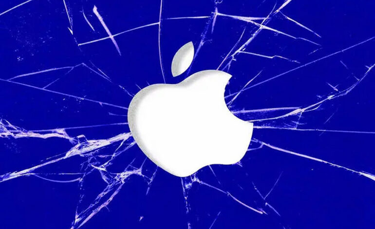 Apple's Year of Turmoil: An Overview