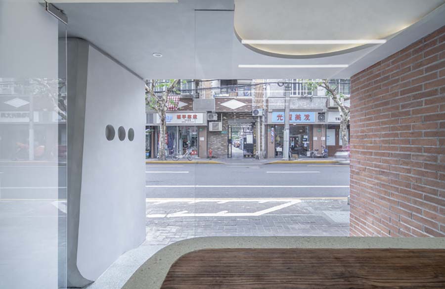 Redefining Urban Spaces The others Store by Mur Mur Lab